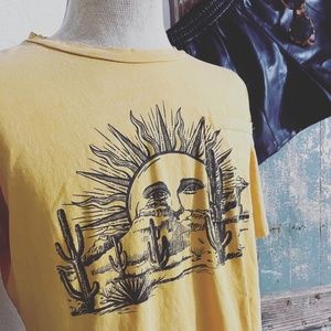 Vintage oversized sun tshirt and vegan black shorts